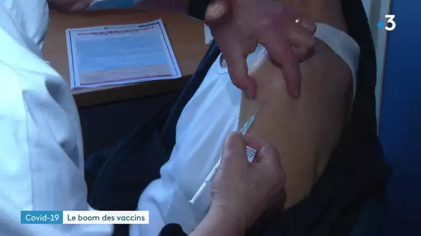 Covid 19 : à Antibes, une logue liste d'attente pour se faire vacciner