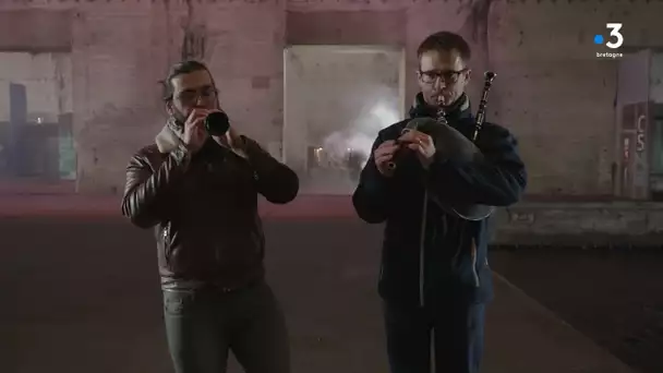 Corentin David ha Gilles Le Guillou e-barzh Bali Breizh : À la façon de Barbari mon ami