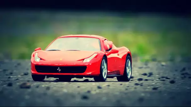 Porki pilote une Ferrari 458 Italia