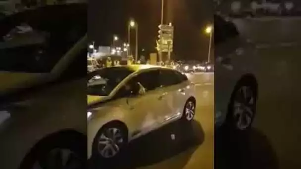 Un automobiliste fou tente d'écraser des Gilets Jaunes !