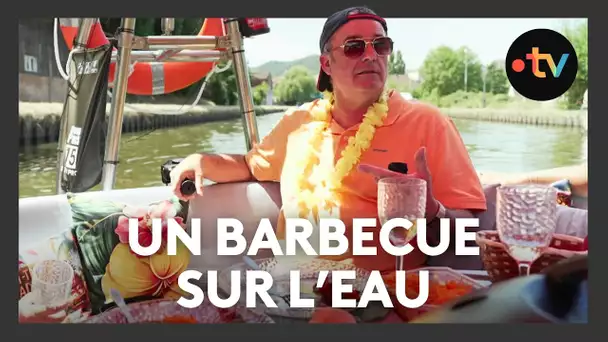 Insolite : un barbecue à bord d'un bateau