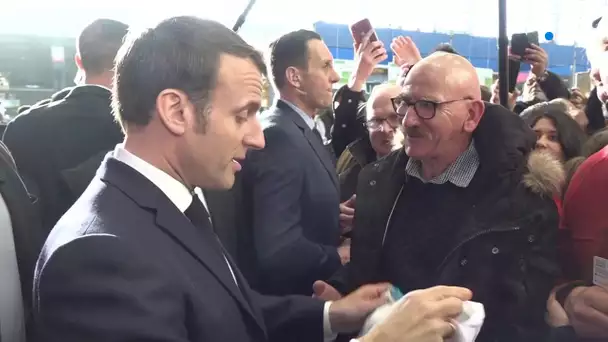 Salon de l'agriculture : un an après, le retraité de Wattrelos offre un maillot à Emmanuel Macron