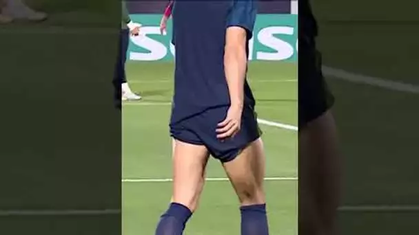 Le drôle de rituel de Cristiano Ronaldo ! #ShortsFIFAWorldCup #shorts