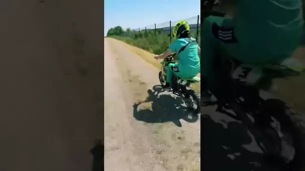 J’apprends à faire de la moto cross