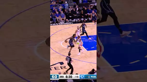 Paolo with the SMOOTH behind the back move!