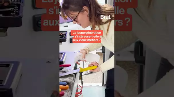 À 24 ans, Yannis est affuteuse rémouleuse itinérante, un vieux métier, presque disparu.