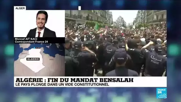 "Vide constitutionnel, le pouvoir au peuple !", scandent les étudiants algériens