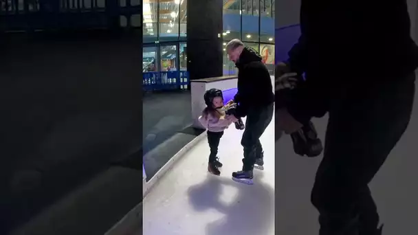 1ÈRE FOIS À LA PATINOIRE POUR JESSY ⛸️