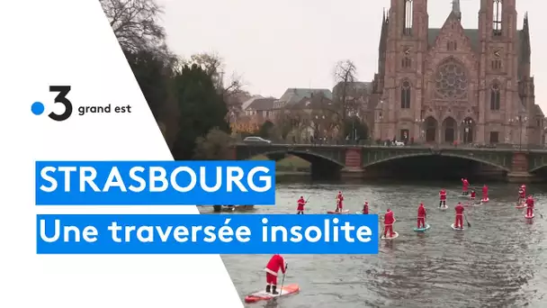 Insolite : des pères et mères Noël en paddle à Strasbourg