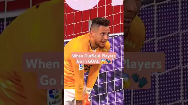 When outfield players become GOALKEEPERS 🧤