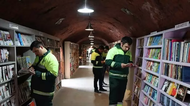 Des éboueurs turcs créent une bibliothèque à partir de livres jetés aux ordures