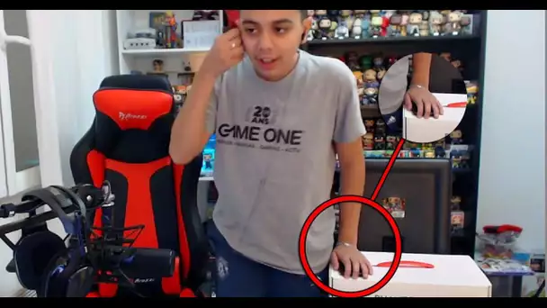 MOMO RESTE 6H LA MAIN SUR UN IPHONE X SANS BOUGER POUR LE GAGNER !