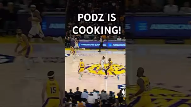 PODZ BEATS THE HALFTIME BUZZER! 🚨