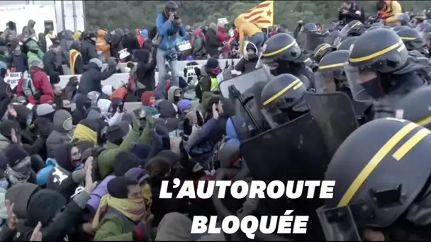 Les indépendantistes catalans délogés de l'autoroute entre l'Espagne et la France