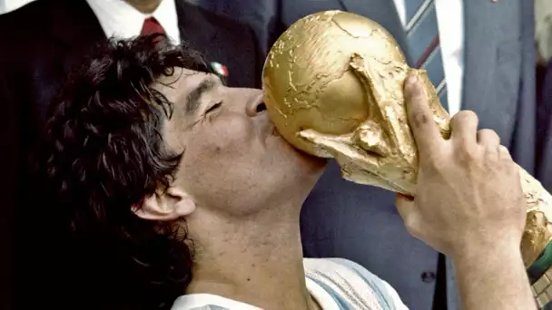 INFO EUROPE 1 - La justice ouvre une enquête avant la vente aux enchères du trophée de Maradona à…