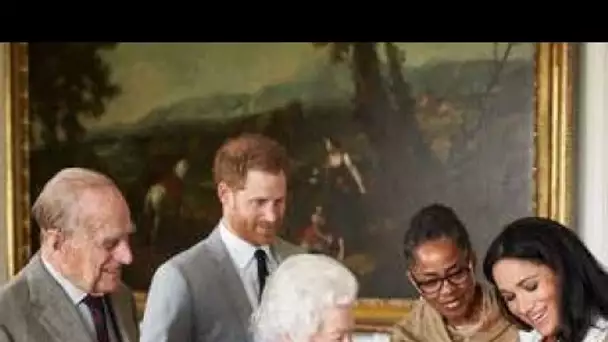 Elizabeth II et le prince Philip n#039;ont pas évoqué la couleur de peau du fils de Meghan Markle