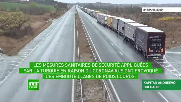 Des files de camions se forment à la frontière turque à cause des restrictions liées au COVID19