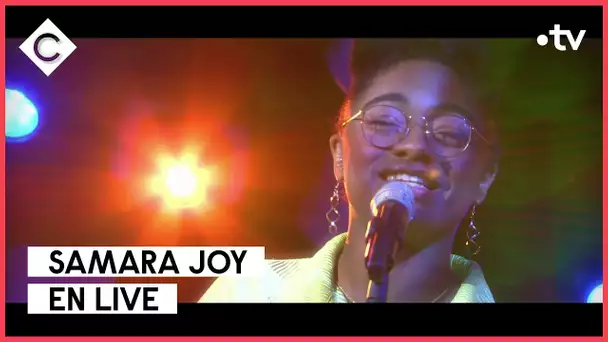 Samara Joy en live sur la scène de C à vous - 13/03/2023