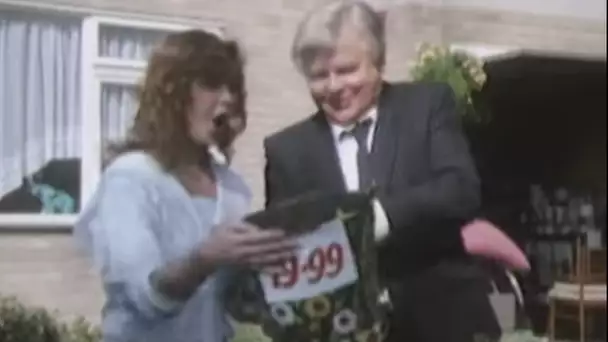 Benny Hill - Un cadeau pour madame