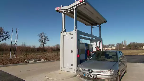 Retour d'une station service à Lathus-Saint-Rémy dans la Vienne