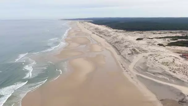 Les images du drone BFMTV survolant les plages vides de Biscarrosse