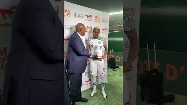 🏆 Victor Osimhen reçoit le trophée d’Homme du Match 🇳🇬 #shorts