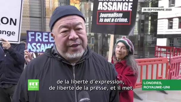 Londres : Ai Weiwei exprime son soutien à Julian Assange
