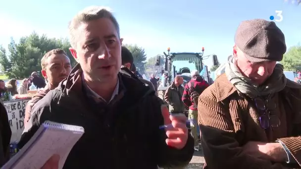 Colère des agriculteurs : sur le barrage de l'A9 et de l'A54 à Nîmes avec manifestants et politiques