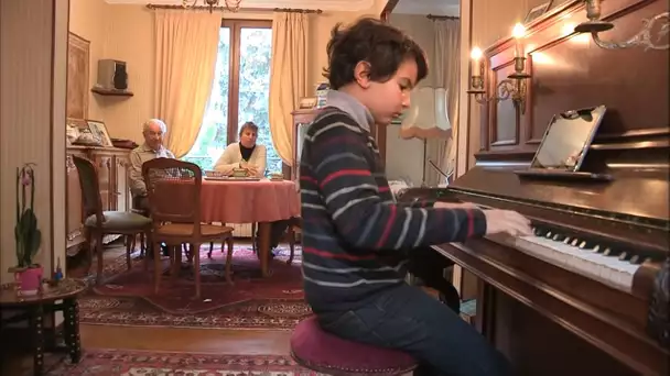 Hélios, 9 ans, autiste et prodige de la musique