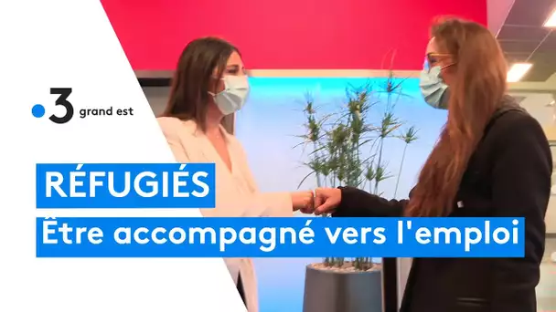 Aider les réfugiés à trouver un emploi grâce à des binômes de salariés