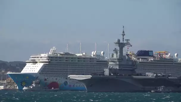 Départ de Toulon du porte-avions Charles de Gaulle pour la Méditerranée orientale