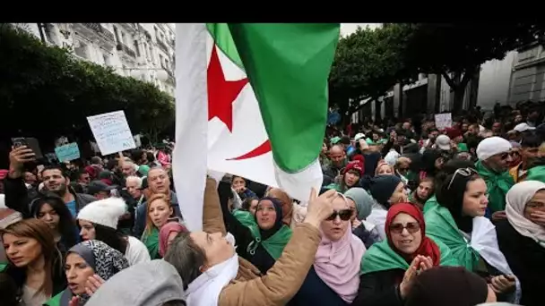 En direct : conspué par la rue, le nouveau président algérien "tend la main" aux contestataires