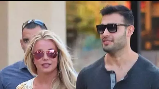 Sous tutelle et en guerre contre son père, la chanteuse star Britney Spears repousse...