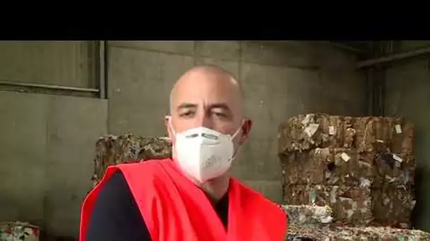 Les entreprises de recyclage craignent de voir des masques jetables dans leurs sacs