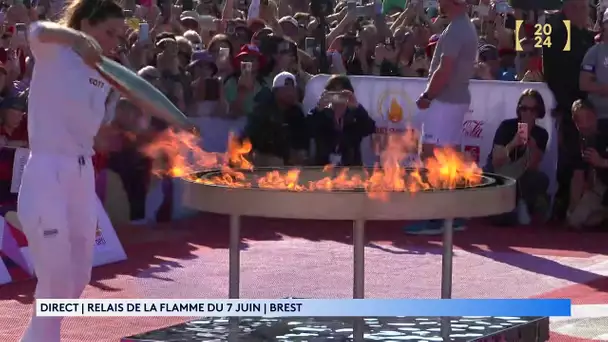 L'émotion de Laury Thilleman qui allume le chaudron à Brest !