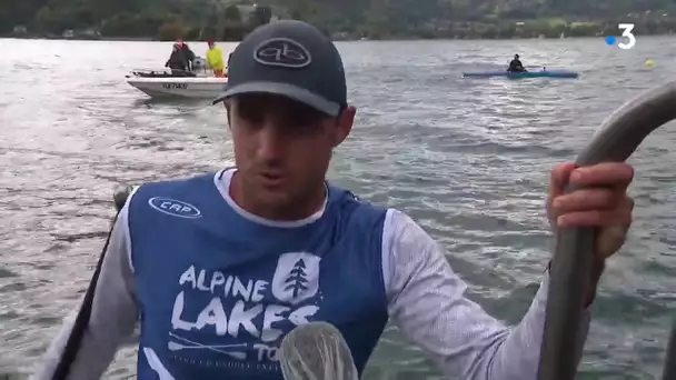 Le championnat de France de stand up paddle en baie de Talloires sur le lac d'Annecy.