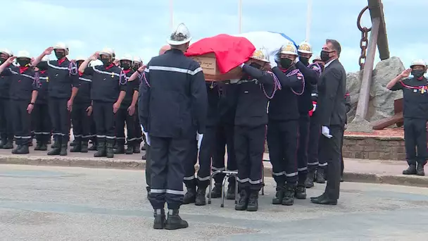 Saint-Brévin-Les-Pins : cérémonie hommage au pompier mort en service