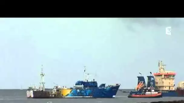 La Thalassa quitte le port de Lorient
