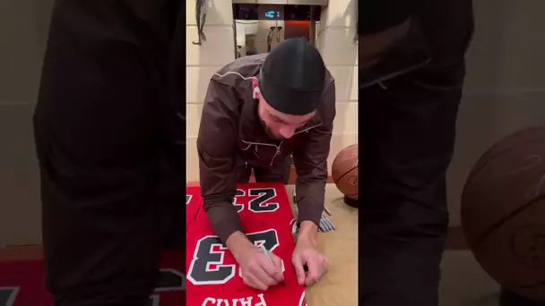 Zach’s first autograph & DeMar’s craziest thing he’s signed may surprise you 👀 #NBAParis