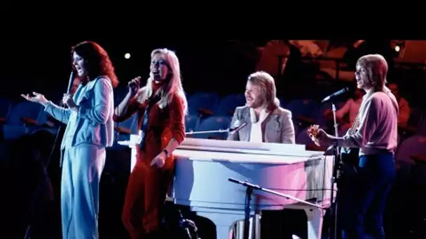 Après 40 ans d'absence, le groupe ABBA propose un nouveau "Voyage" musical • FRANCE 24