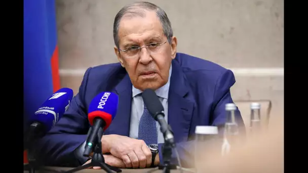 Sergueï Lavrov s’exprime devant les médias après une réunion au ministère des Affaires étrangères