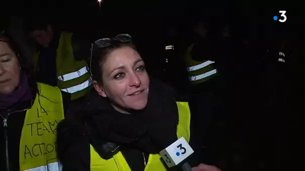 Près de Toulouse, manifestation de soutien aux Gilets jaunes incarcérés devant la prison de Seysses