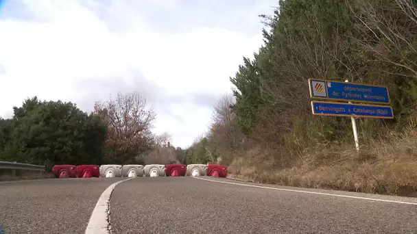 Pyrénées-Orientales : le blocus des routes vers l'Espagne complique la vie des villages frontaliers