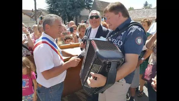 Gilbert Montagné : la place d'un village de l'Allier porte désormais son nom