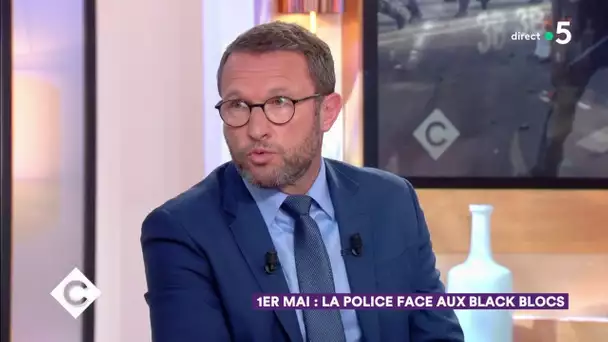 1er Mai : la police face aux black blocs - C à Vous - 02/05/2019