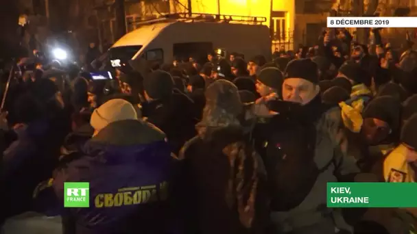 Manifestations et tensions à Kiev la veille du sommet au format Normandie