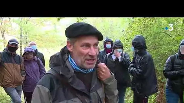 Des balades poétiques pour seniors dans le Tarn pour faire marcher ensemble la tête et les jambes
