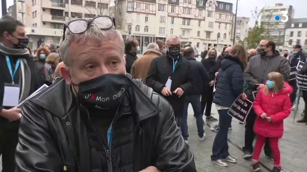 Hôteliers et restaurateurs manifestent ce 25 11 20. D Spenlehauer Pt de l'Umih des Côtes d'Armor