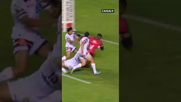 Les crochets dévastateurs de Wainiqolo 🤯 #rugby #sports