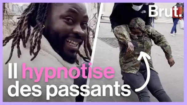 Il hypnotise des inconnus dans la rue : on a suivi Ado Hypenoz dans Paris